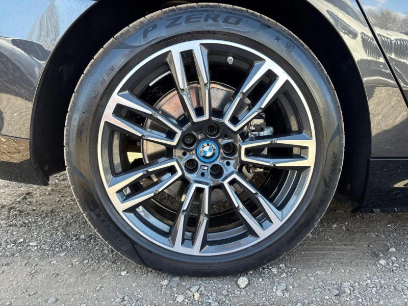 BMW 530 е PLUG-IN HYBRID M-SPORT PAKET HEAD UP PANO 360 , снимка 5 - Автомобили и джипове - 51526998