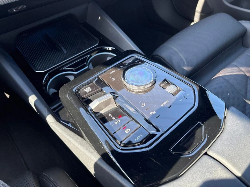 BMW 530 е PLUG-IN HYBRID M-SPORT PAKET HEAD UP PANO 360 , снимка 9 - Автомобили и джипове - 51526998