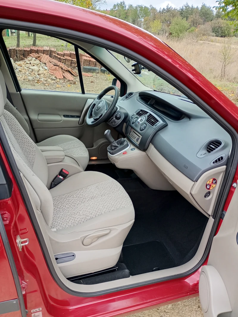 Renault Scenic 1.5dci, снимка 8 - Автомобили и джипове - 52148621