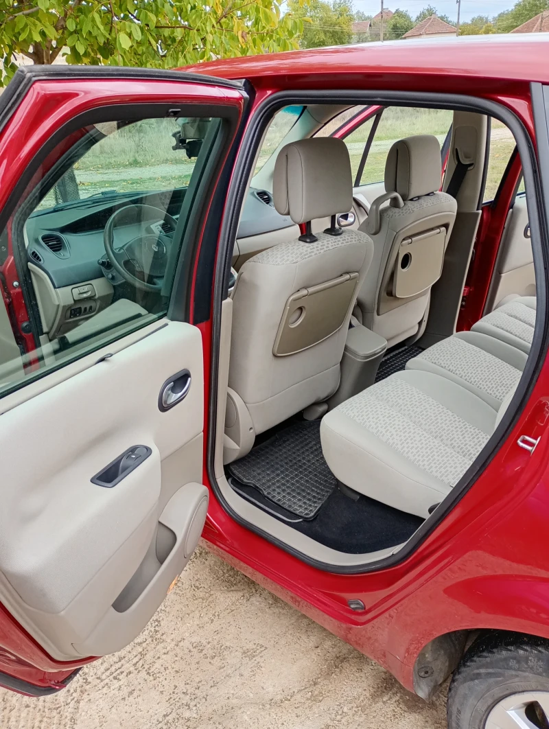 Renault Scenic 1.5dci, снимка 13 - Автомобили и джипове - 52148621
