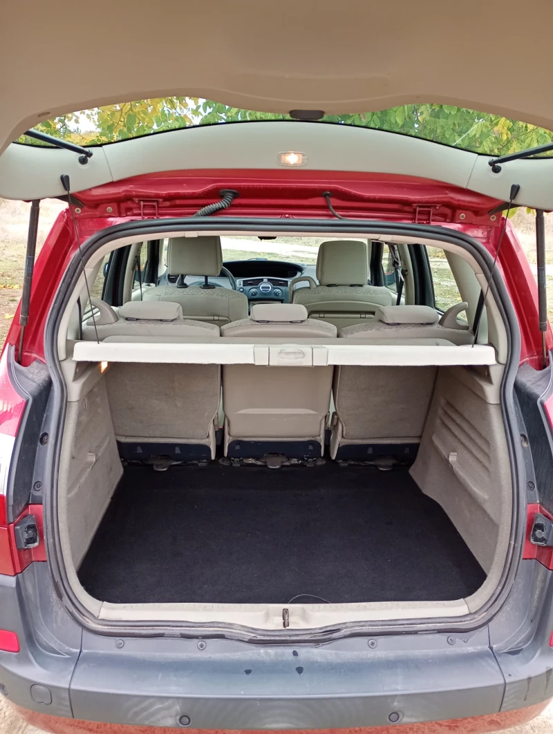 Renault Scenic 1.5dci, снимка 7 - Автомобили и джипове - 52148621