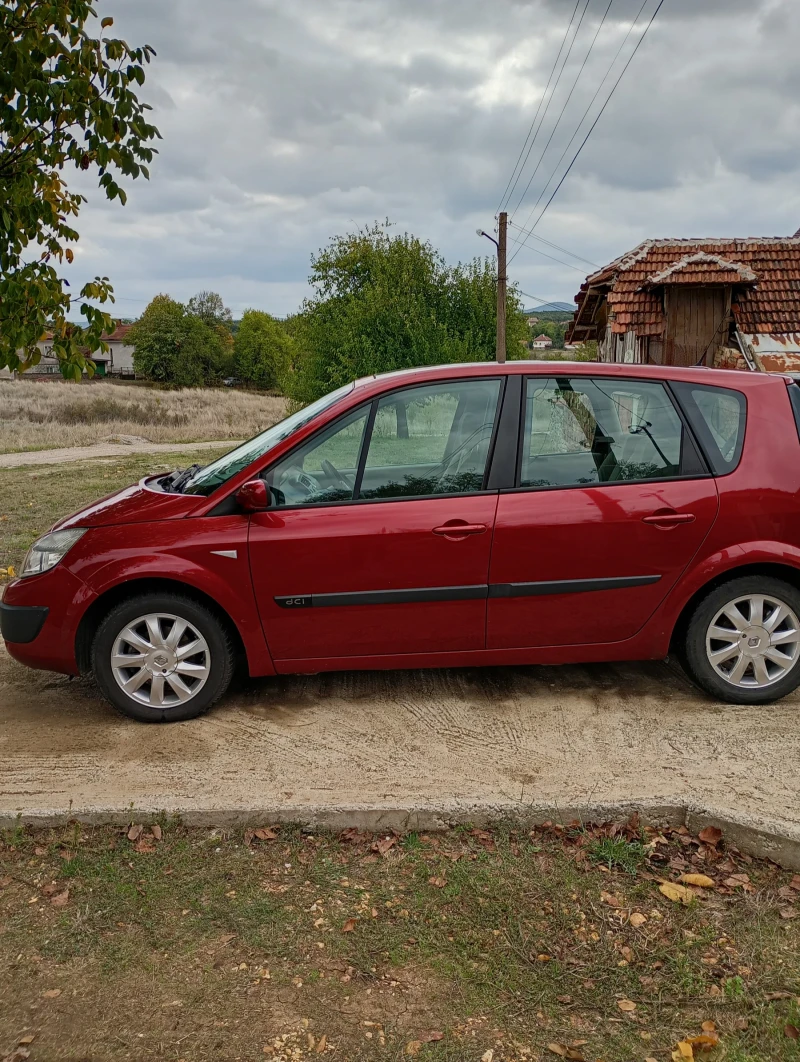Renault Scenic 1.5dci, снимка 6 - Автомобили и джипове - 52148621