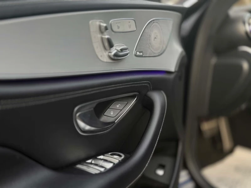 Mercedes-Benz CLS 400 d/4MATIC/AMG/HEAD-UP/340HP/DIGITAL/211D, снимка 11 - Автомобили и джипове - 52628564