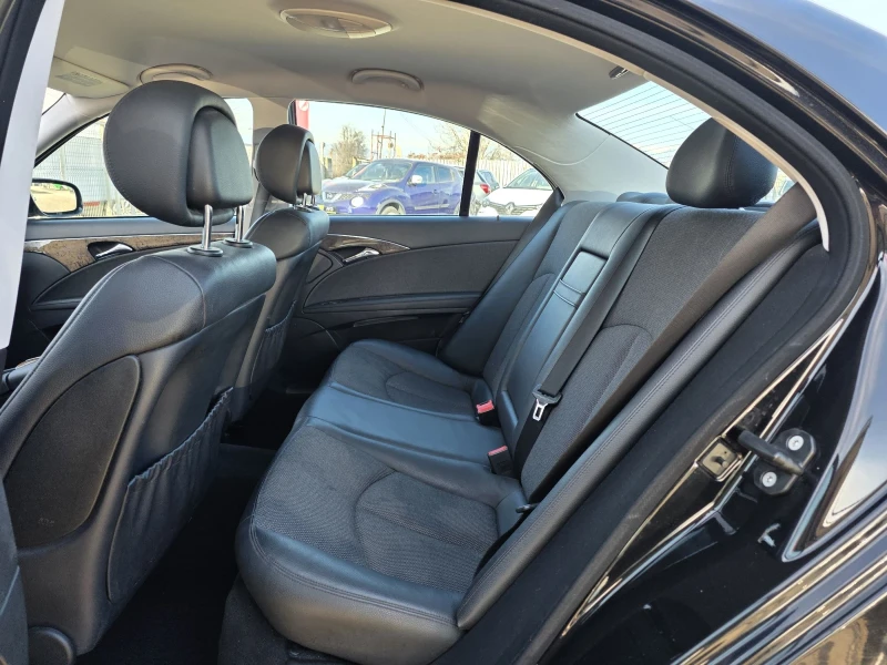 Mercedes-Benz E 230 AVATGARDE V6, снимка 8 - Автомобили и джипове - 52818290