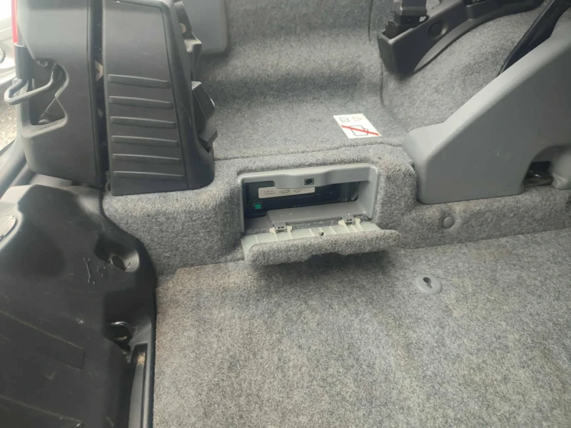 BMW 320 2.0 Full M-packet NAVI, снимка 16 - Автомобили и джипове - 52923073