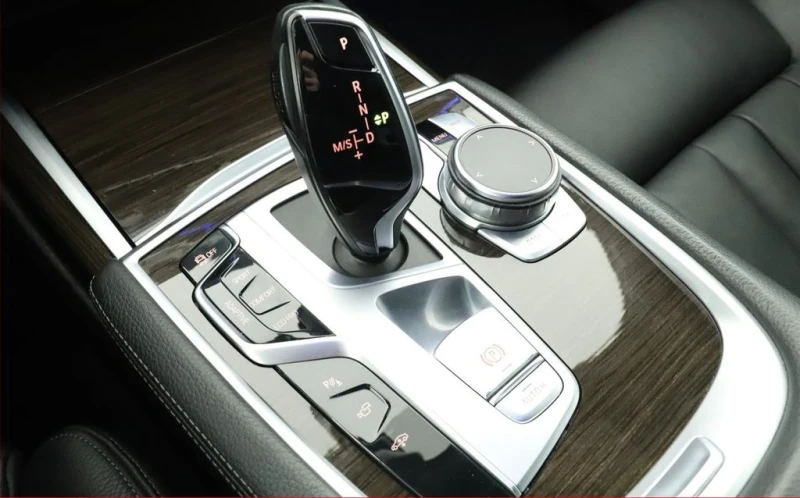 BMW 730 d xDrive, снимка 10 - Автомобили и джипове - 53311436