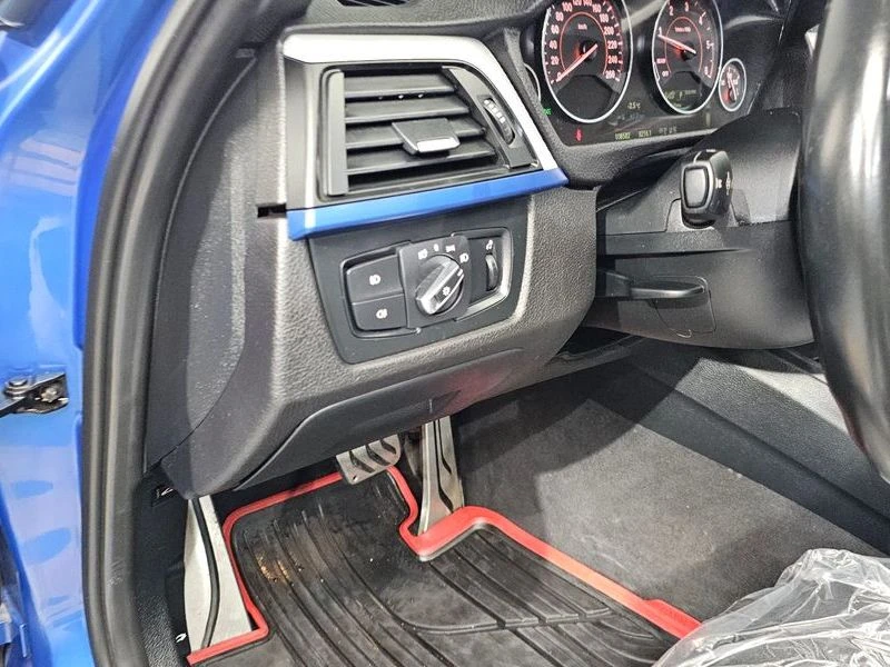 BMW 320 320d Touring M Performence| 184к.с., снимка 14 - Автомобили и джипове - 56305681