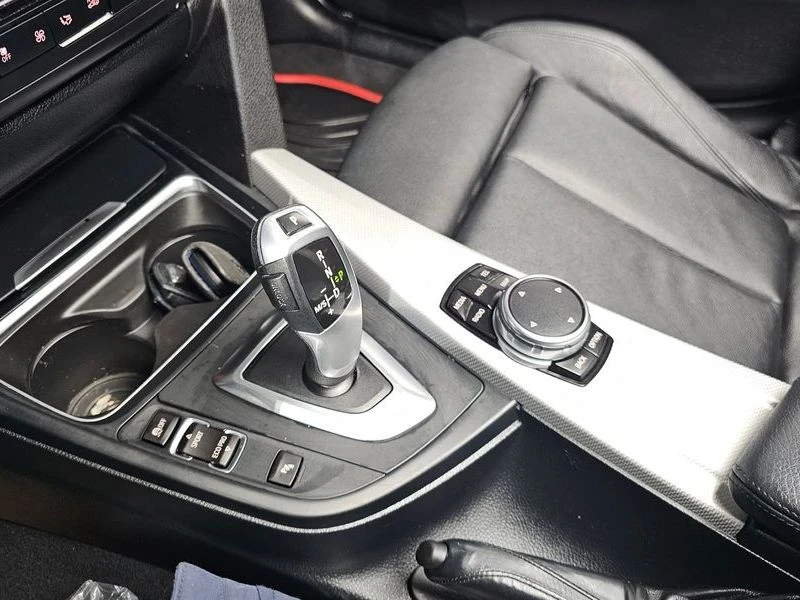BMW 320 320d Touring M Performence| 184к.с., снимка 9 - Автомобили и джипове - 56305681