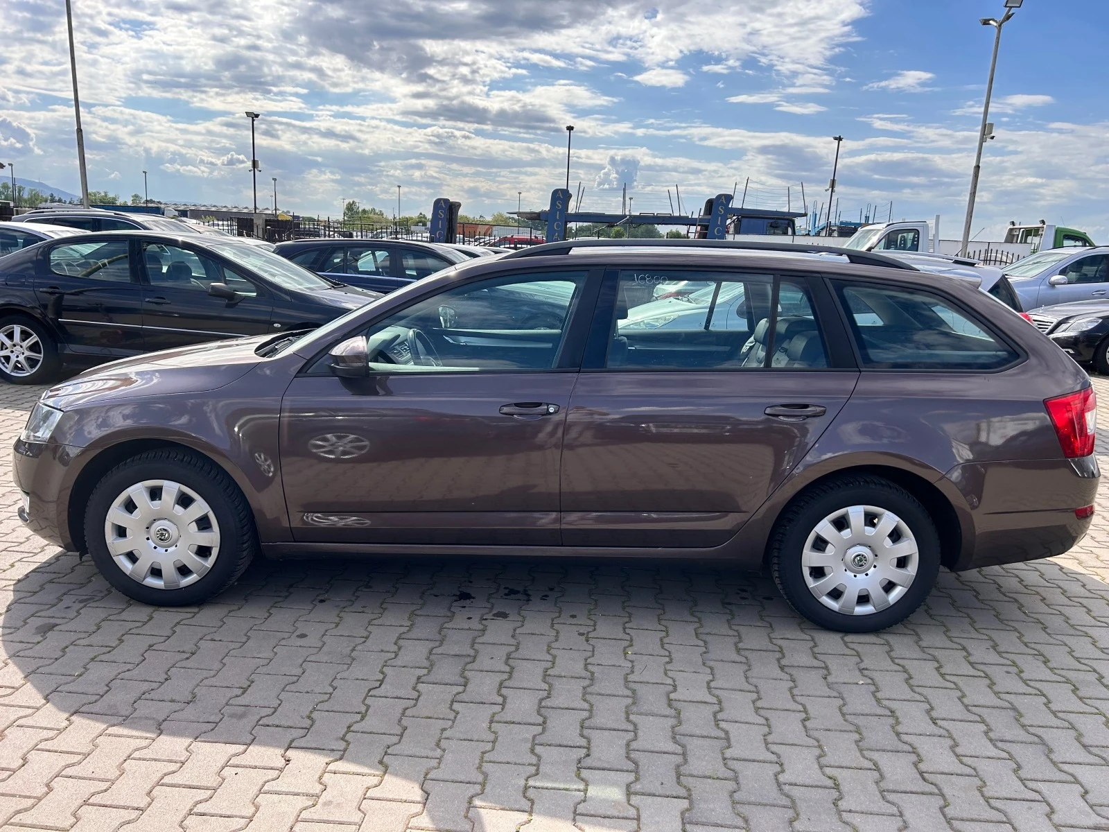 Skoda Octavia 2.0TDI 4X4 NAVI/KOJA EURO 5 ЛИЗИНГ - изображение 9