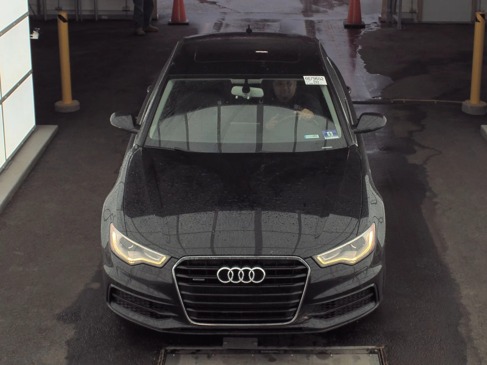 Audi A6 PREMIUM PLUS* QUATTRO* PANO* BOSE* PODGREV* KEYLES - изображение 2