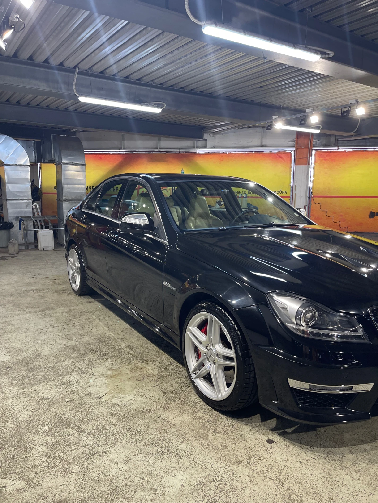 Mercedes-Benz C 63 AMG  - изображение 3