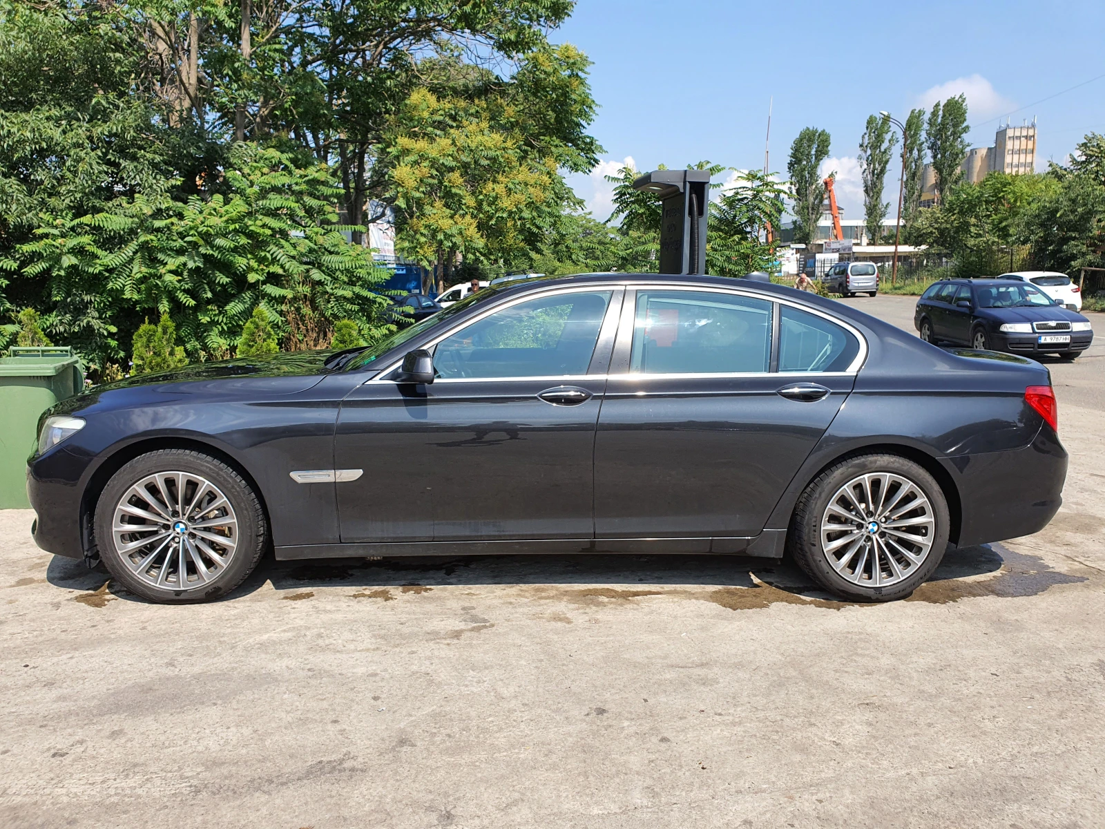 BMW 740  - изображение 2