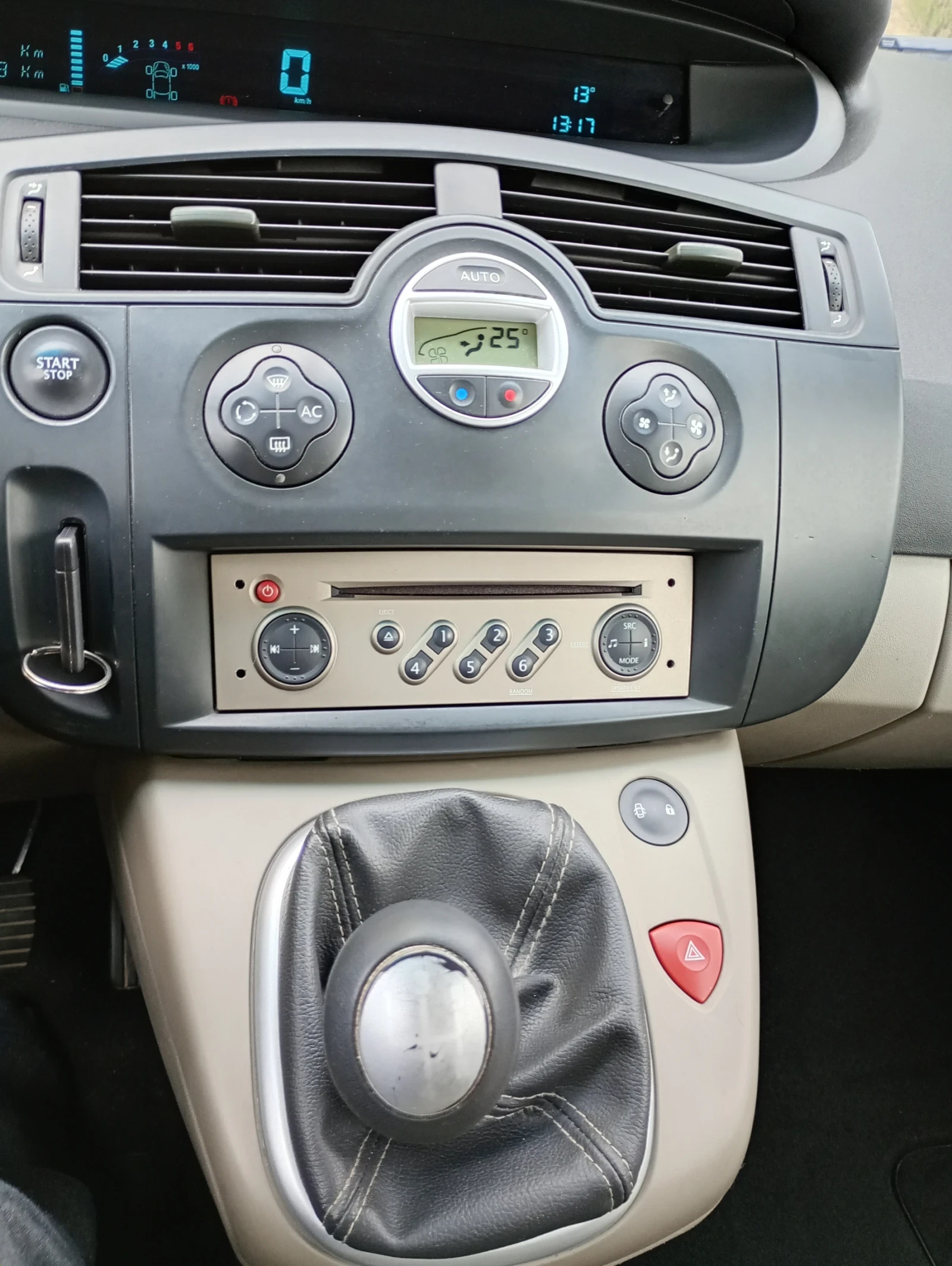 Renault Scenic 1.5dci | Mobile.bg — изображение 17