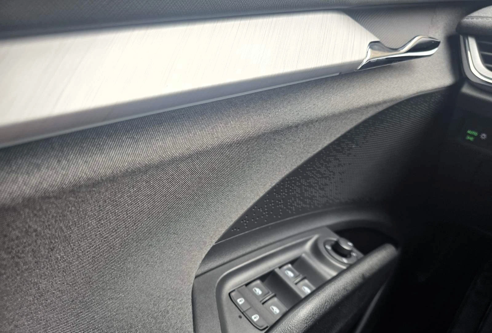 Skoda Enyaq iV 80, снимка 14 - Автомобили и джипове - 53725585