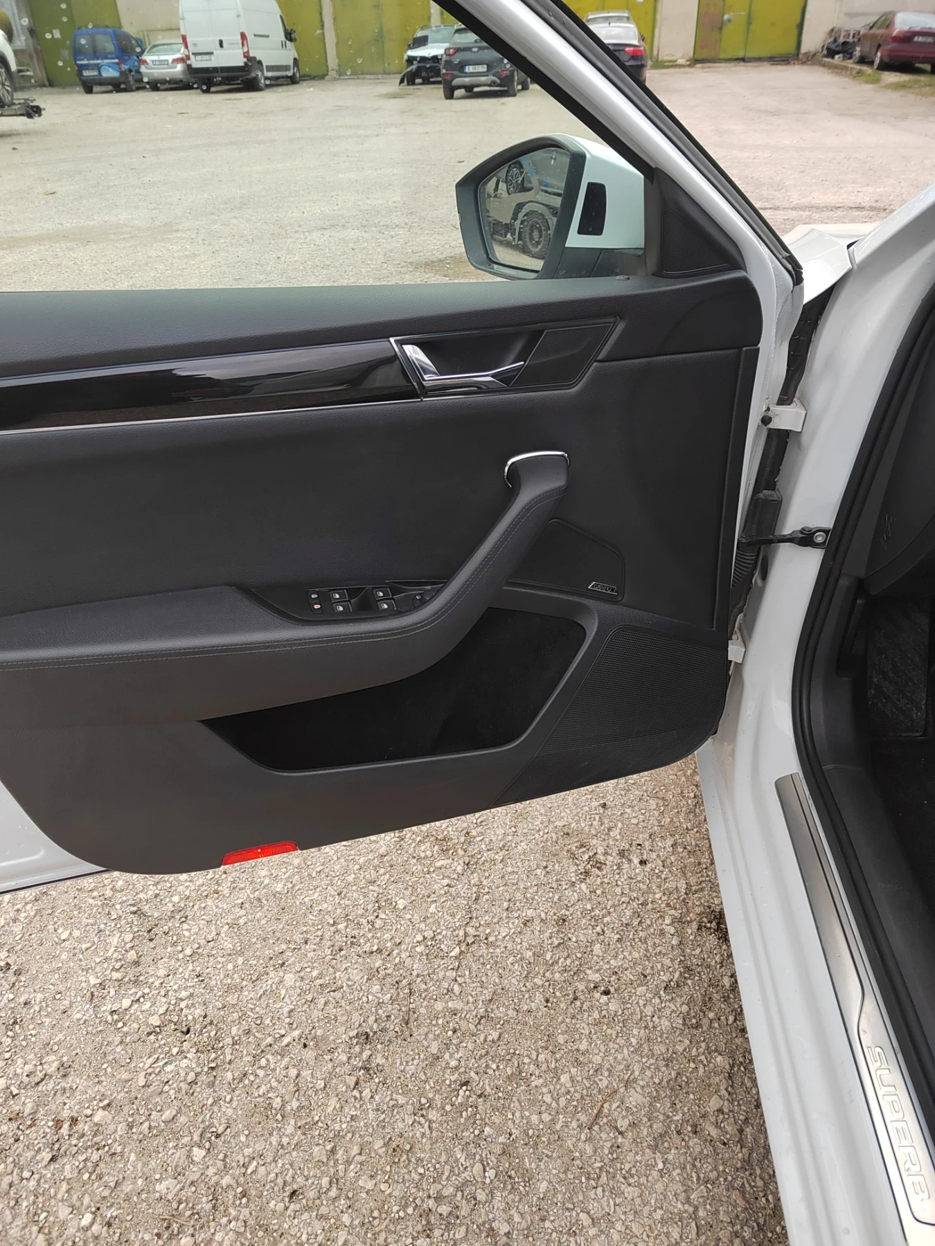 Skoda Superb Laurin & Klement IV, снимка 8 - Автомобили и джипове - 53757615