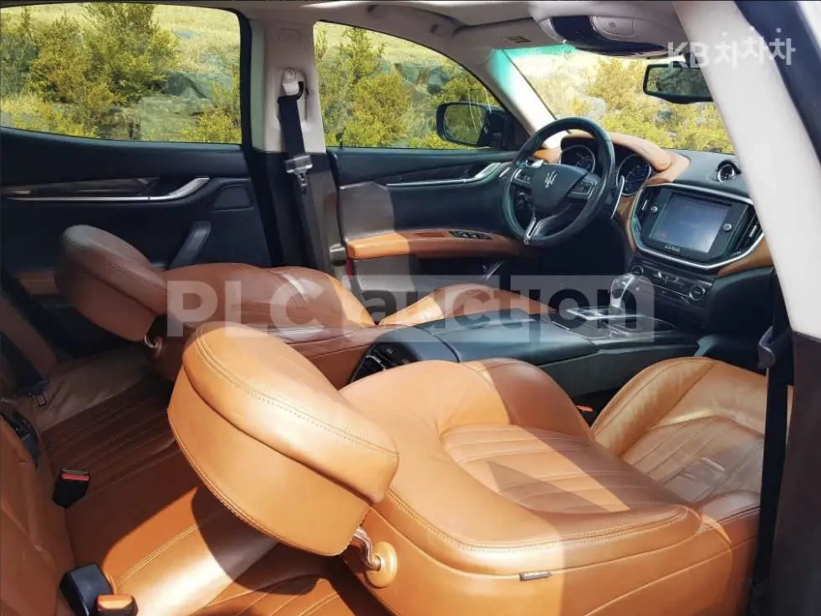 Maserati Ghibli АВТОКРЕДИТ, снимка 6 - Автомобили и джипове - 54150444