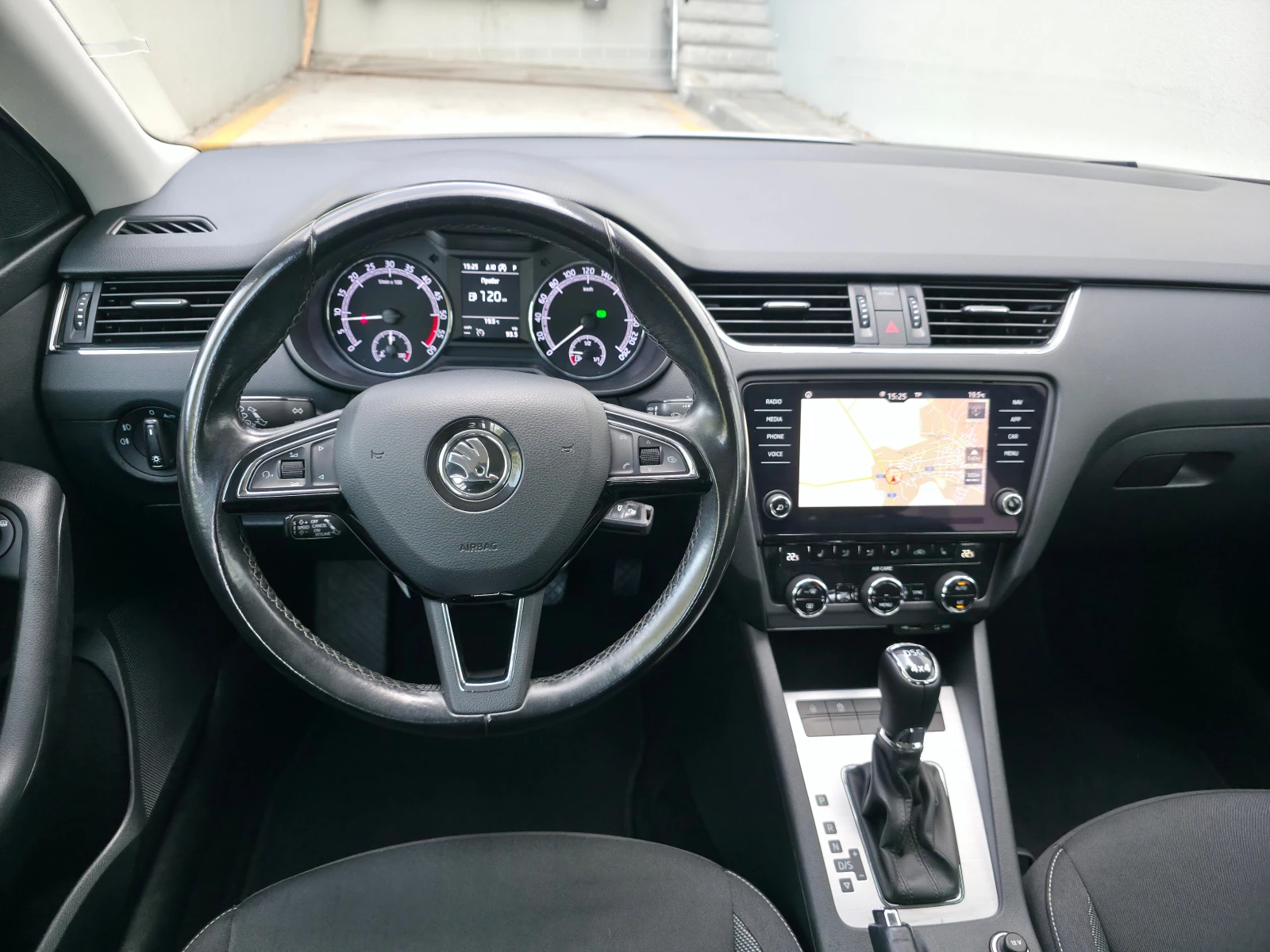 Skoda Octavia 2.0TDI 4x4 150ps DSG, снимка 10 - Автомобили и джипове - 54229489