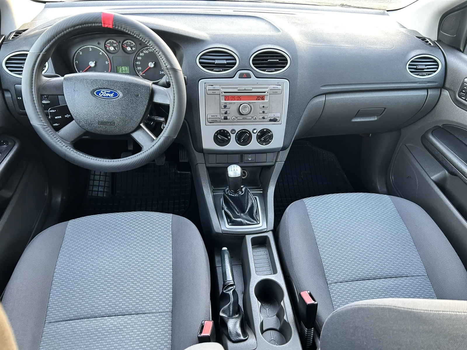 Ford Focus 1.6HDI, снимка 12 - Автомобили и джипове - 54307602