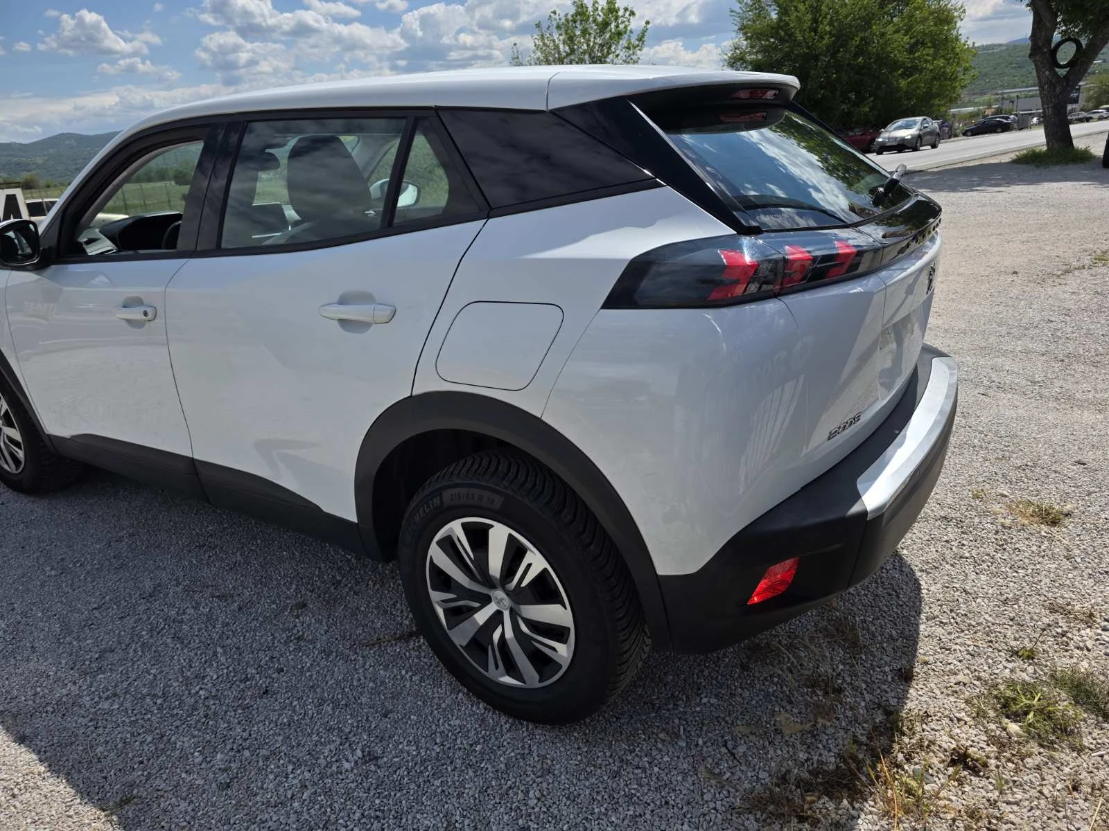 Peugeot 2008 1.5 BlueHDi Навигация| Парктроник| Пълна история, снимка 7 - Автомобили и джипове - 54632839