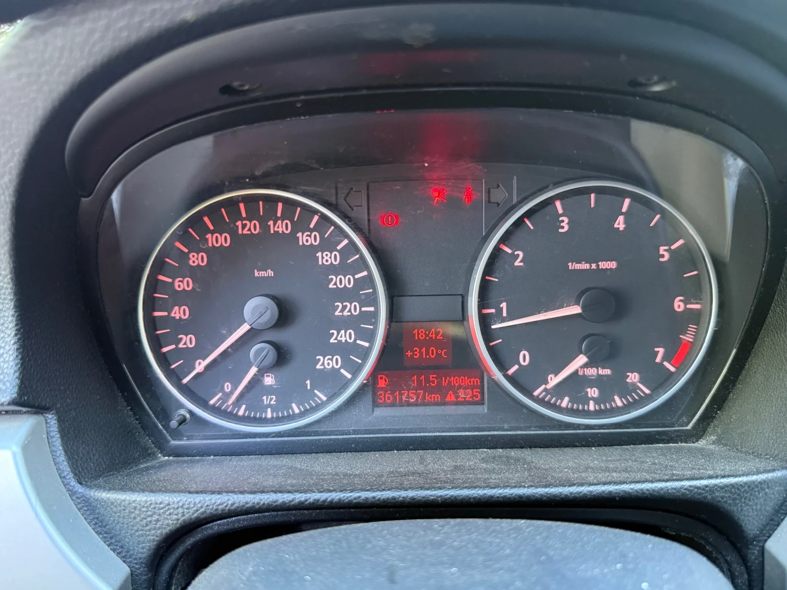 BMW 320 2.0i 150K.C. / КСЕНОН / КЛИМАТРОНИК / ТЕМПОМАТ / , снимка 8 - Автомобили и джипове - 54871016