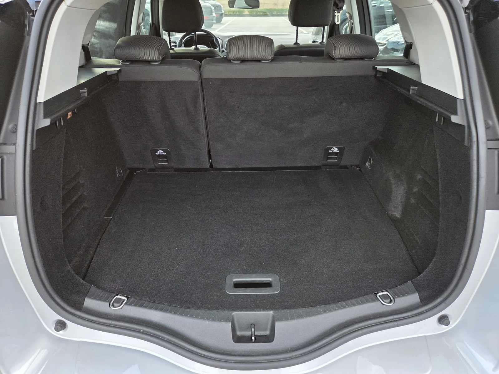 Renault Scenic 1.5 dci Сервизна Книжка, АВТОМАТИК, снимка 13 - Автомобили и джипове - 55448711