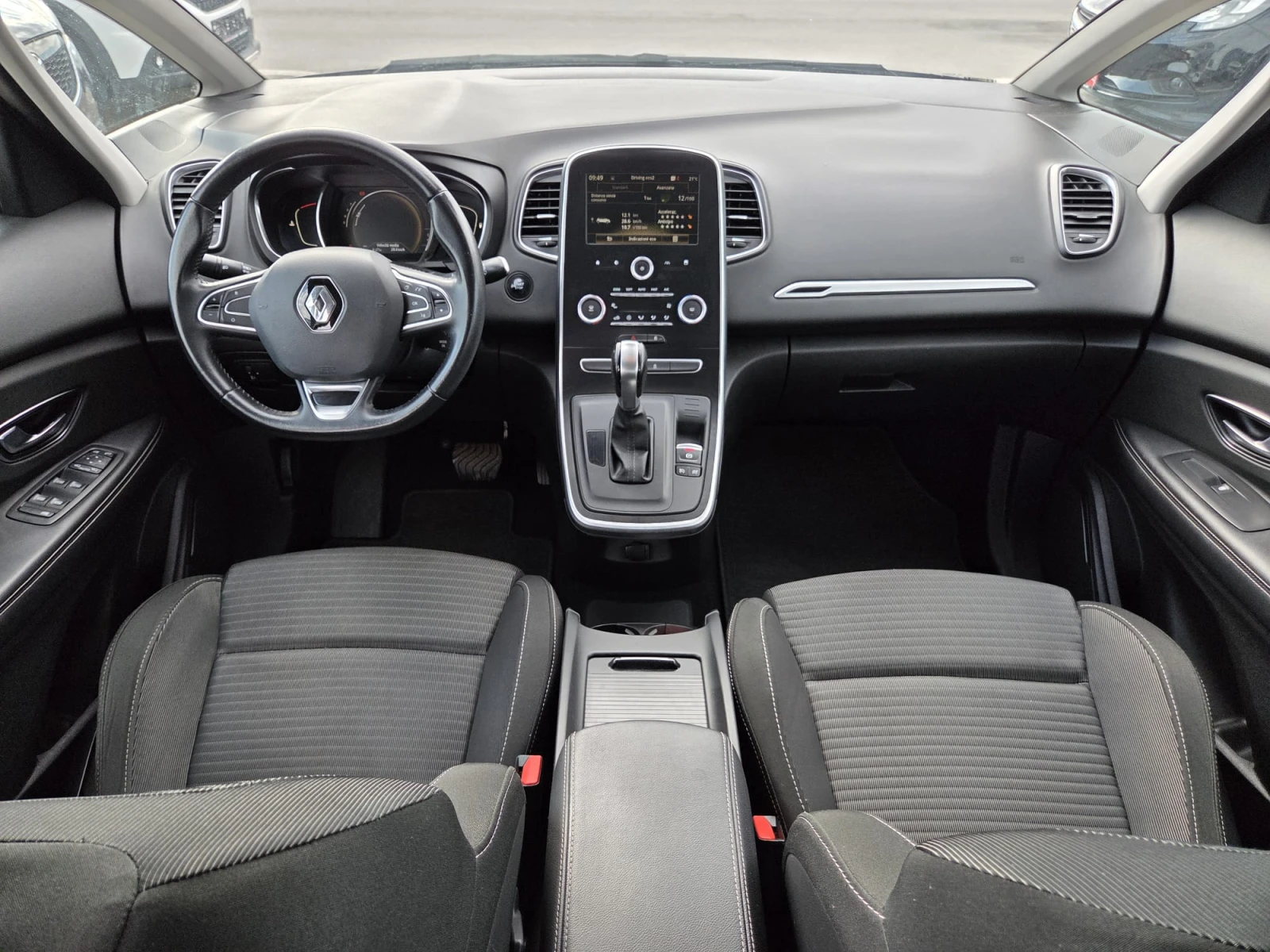 Renault Scenic 1.5 dci Сервизна Книжка, АВТОМАТИК, снимка 8 - Автомобили и джипове - 55448711