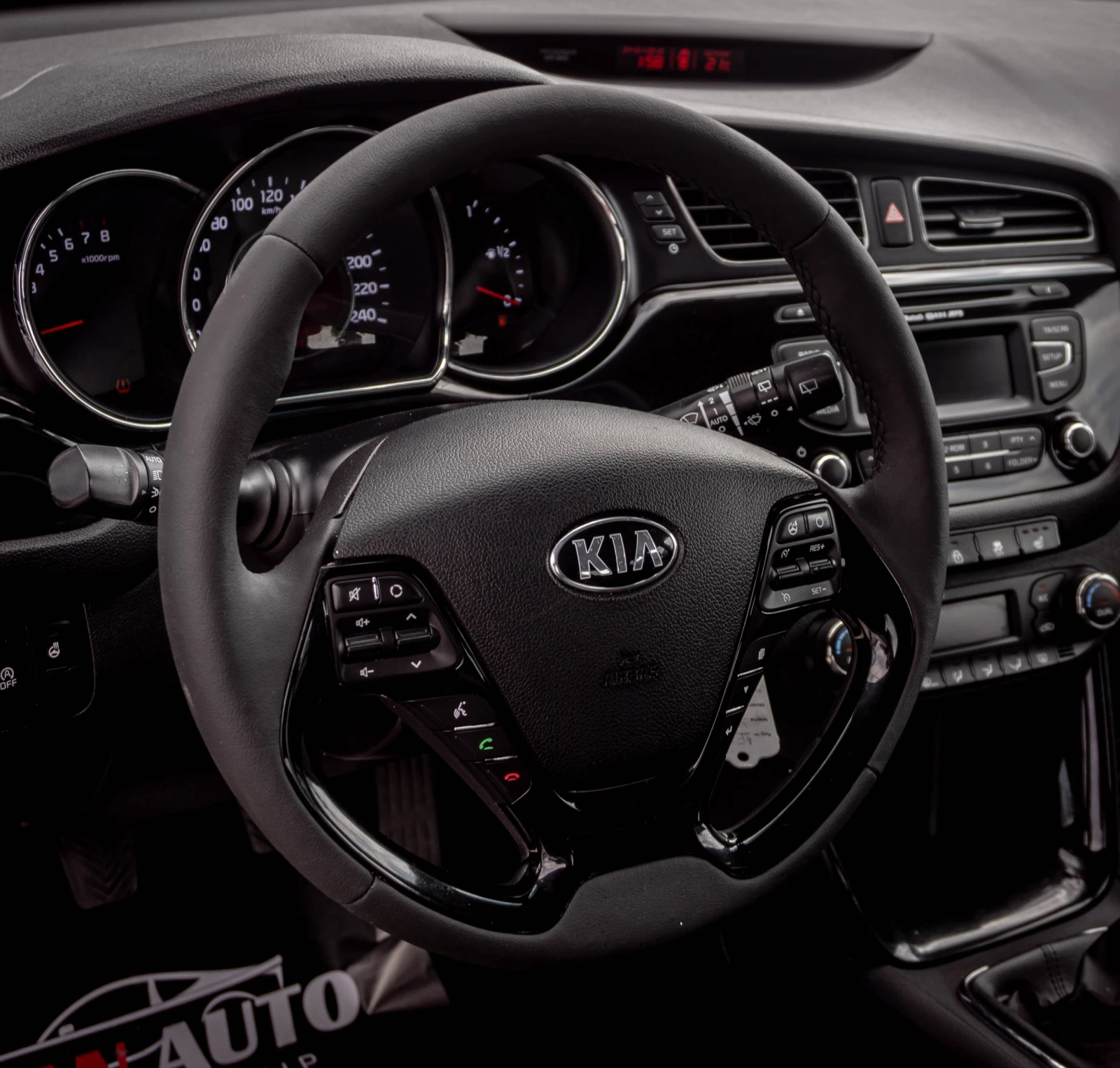 Kia Ceed 1.6 бензин! ТОП! С ГАРАНЦИЯ! , снимка 9 - Автомобили и джипове - 55651729