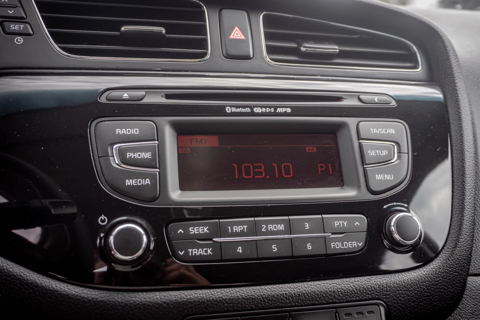Kia Ceed 1.6 бензин! ТОП! С ГАРАНЦИЯ! , снимка 12 - Автомобили и джипове - 55651729