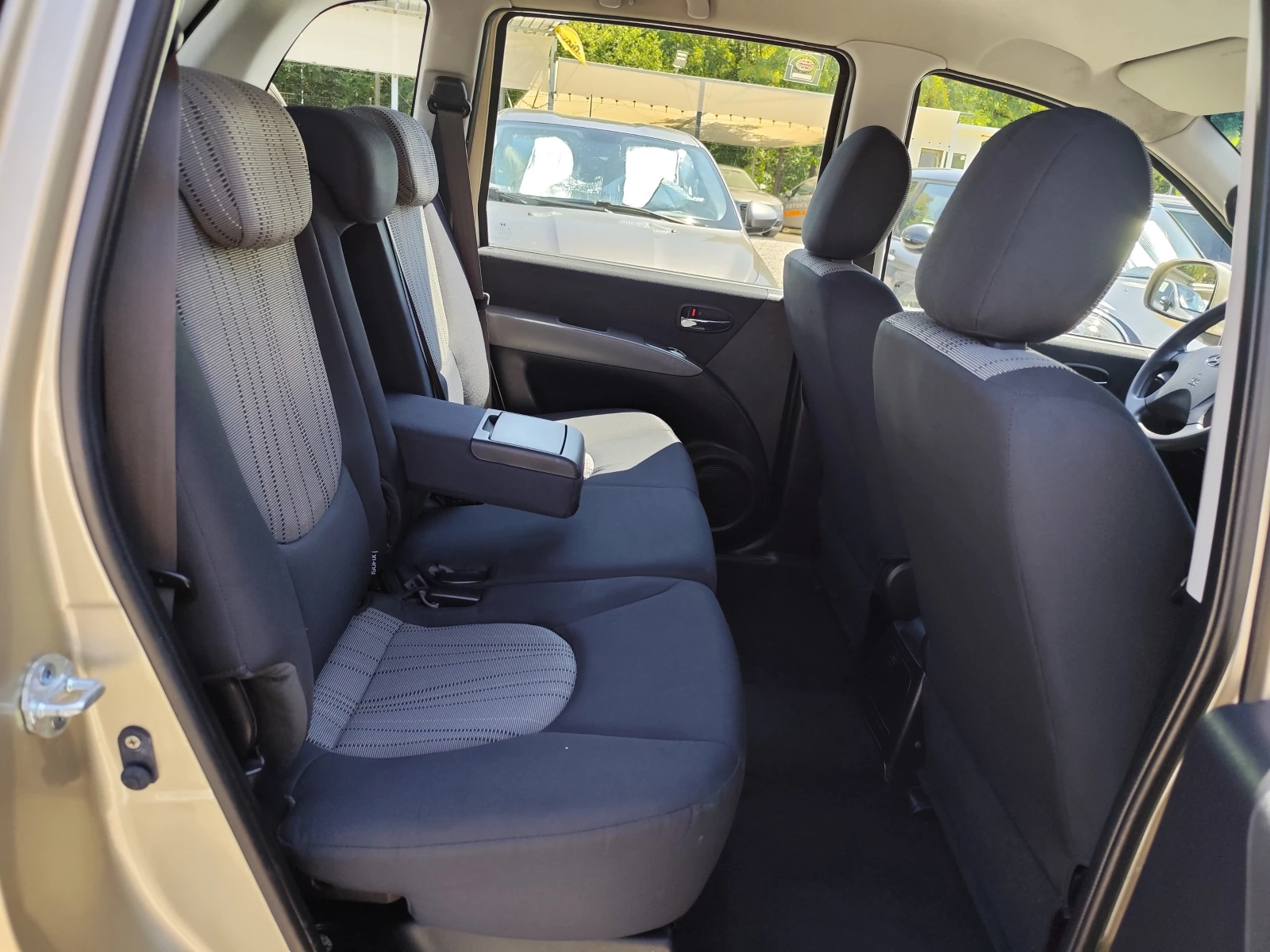 Hyundai Matrix 1.6i* KLIMA* , снимка 10 - Автомобили и джипове - 55738061