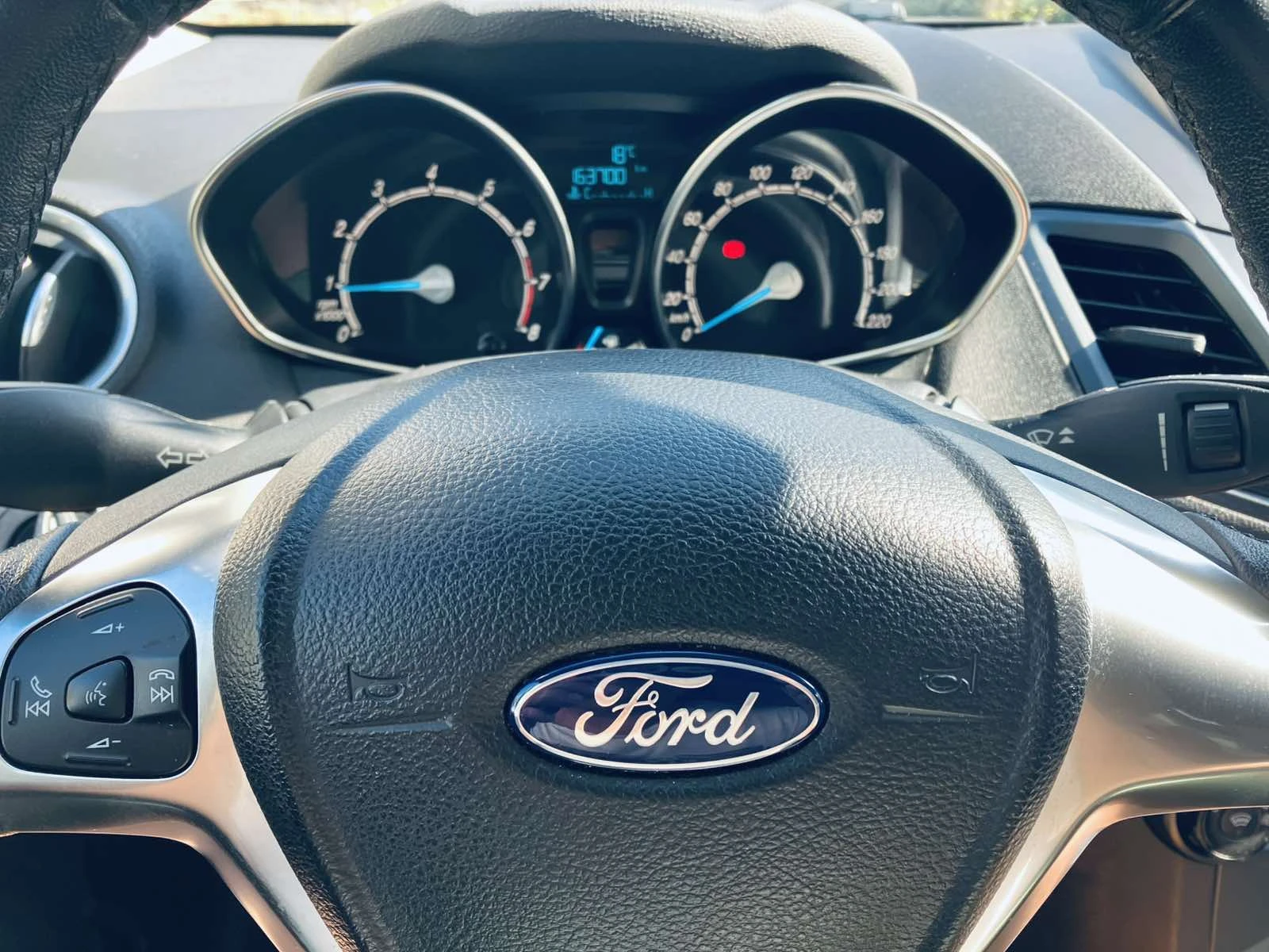 Ford Fiesta напълно обслужен, снимка 10 - Автомобили и джипове - 55804480