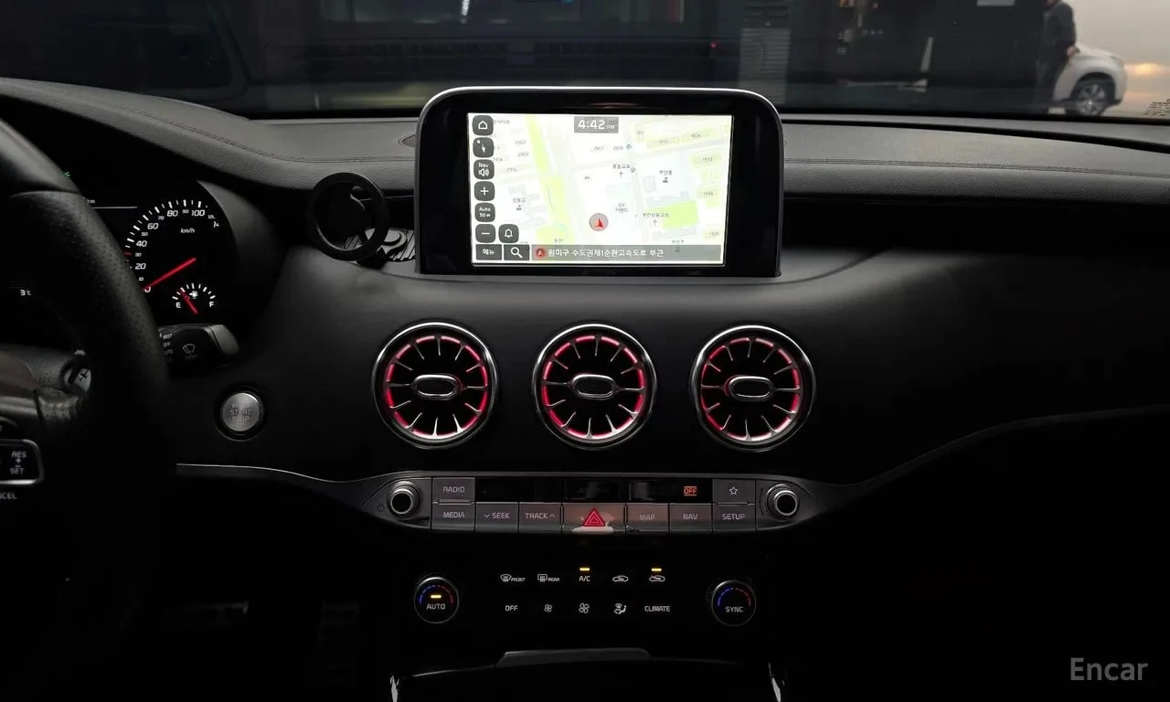 Kia Stinger * 3.3 Turbo 2WD * ЦЕНА ДО БГ, снимка 9 - Автомобили и джипове - 55865130