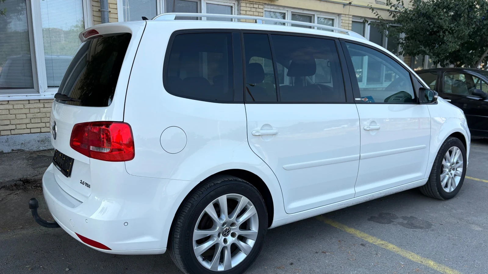 VW Touran Style 2.0TDI 140кс 7Места Германия ТОП, снимка 9 - Автомобили и джипове - 55984314