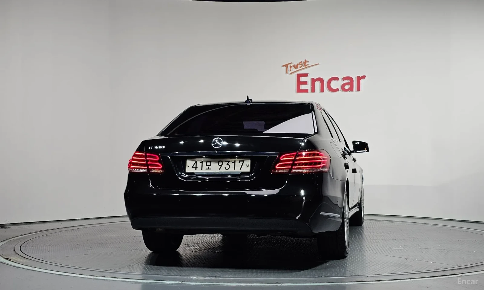 Mercedes-Benz E 300 E300\ТОП СЪСТОЯНИЕ, снимка 4 - Автомобили и джипове - 56182047