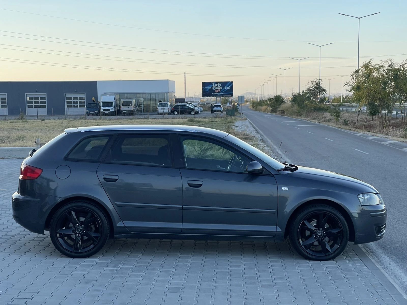 Audi A3 1.9 TDI 105кс SPORTBACK КЛИМАТРОНИК / BLUETOOTH, снимка 7 - Автомобили и джипове - 56637826