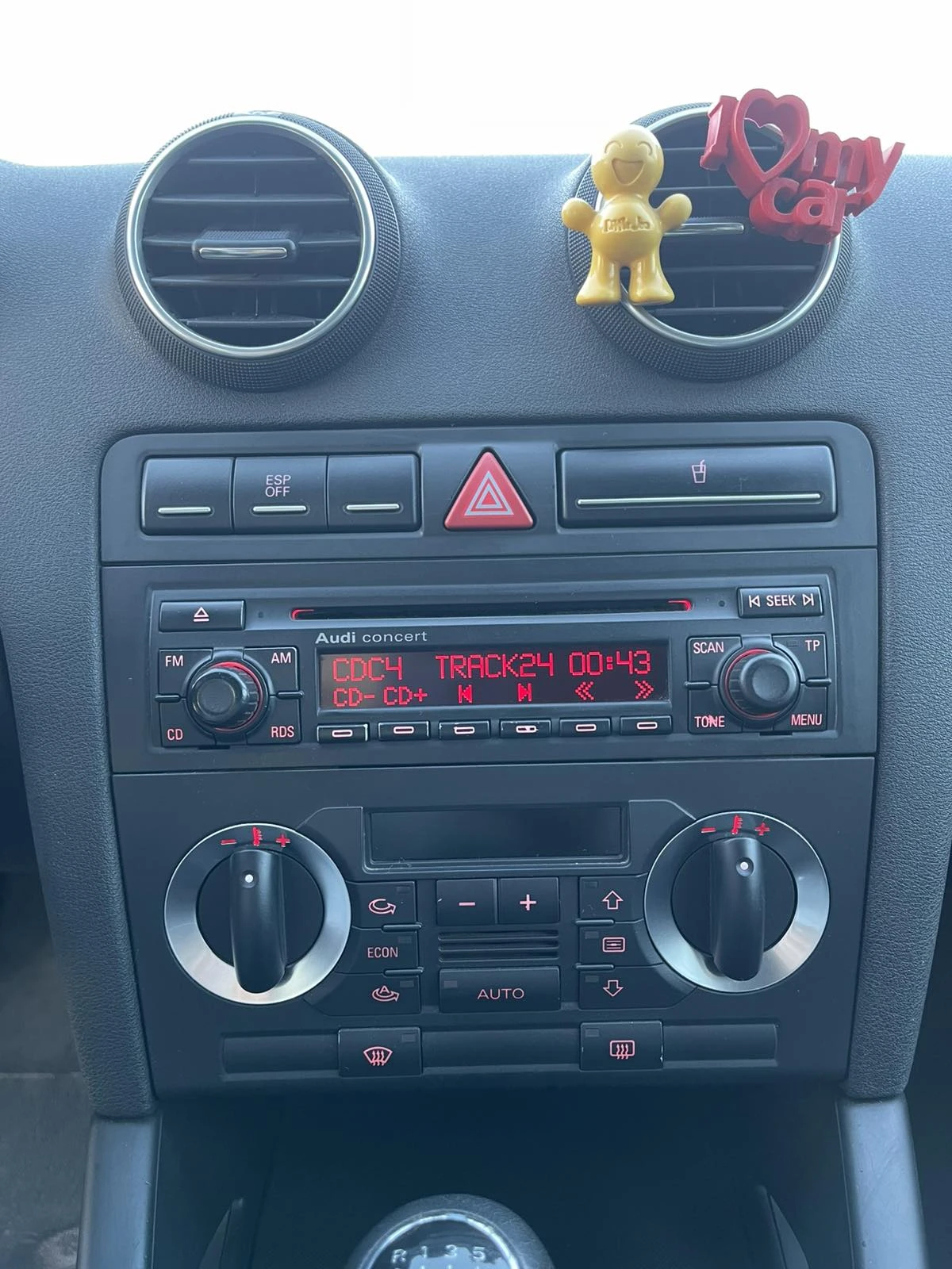 Audi A3 1.9 TDI 105кс SPORTBACK КЛИМАТРОНИК / BLUETOOTH, снимка 11 - Автомобили и джипове - 56637826