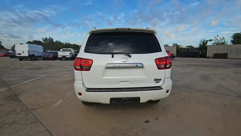 Toyota Sequoia PLATINIUM* Панорама* Кожа* Фиксирана цена, снимка 3 - Автомобили и джипове - 48083739