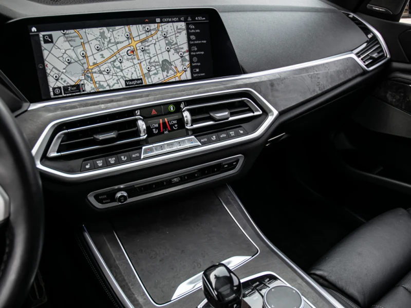 BMW X5 40i xDrive / M-Sport / PANO / 360 / ВЪЗДУШНО, снимка 11 - Автомобили и джипове - 52749429