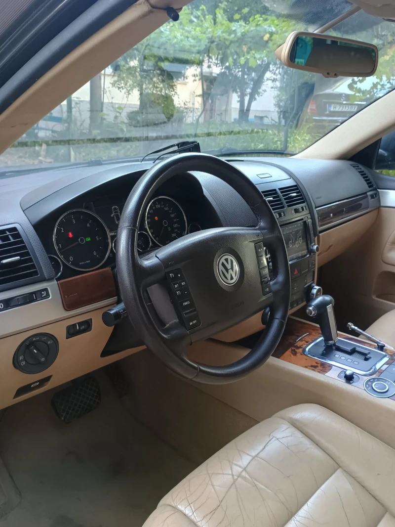 VW Touareg, снимка 14 - Автомобили и джипове - 53352182