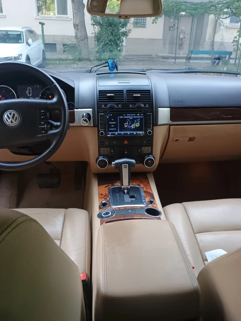 VW Touareg, снимка 15 - Автомобили и джипове - 53352182