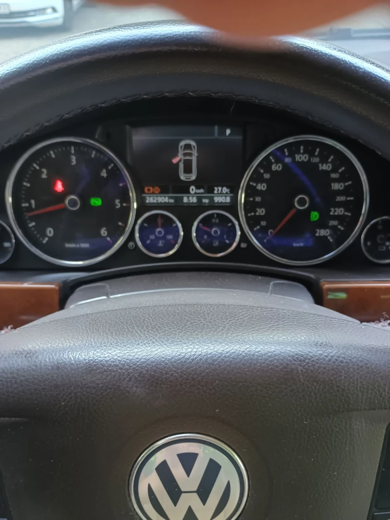 VW Touareg, снимка 10 - Автомобили и джипове - 53352182