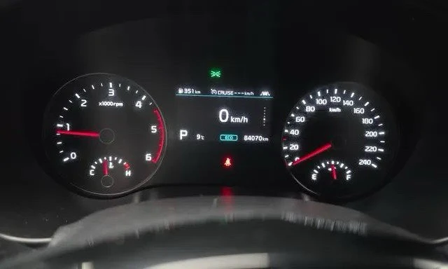 Kia Sportage 1.6 Diesel 2WD, снимка 10 - Автомобили и джипове - 53170059