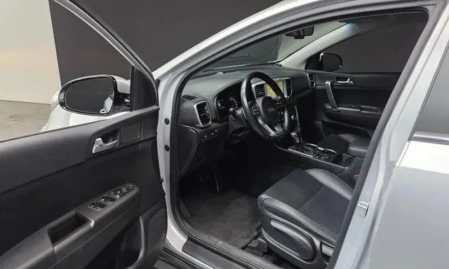 Kia Sportage 1.6 Diesel 2WD, снимка 7 - Автомобили и джипове - 53170059