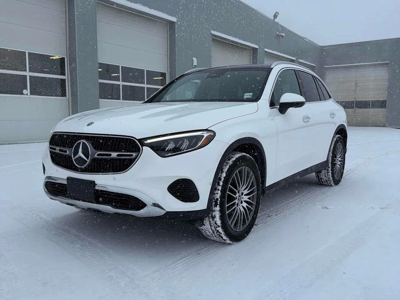 Mercedes-Benz GLC 300 /360/DISTRONIC/PANO/NAVI, снимка 12 - Автомобили и джипове - 53937026