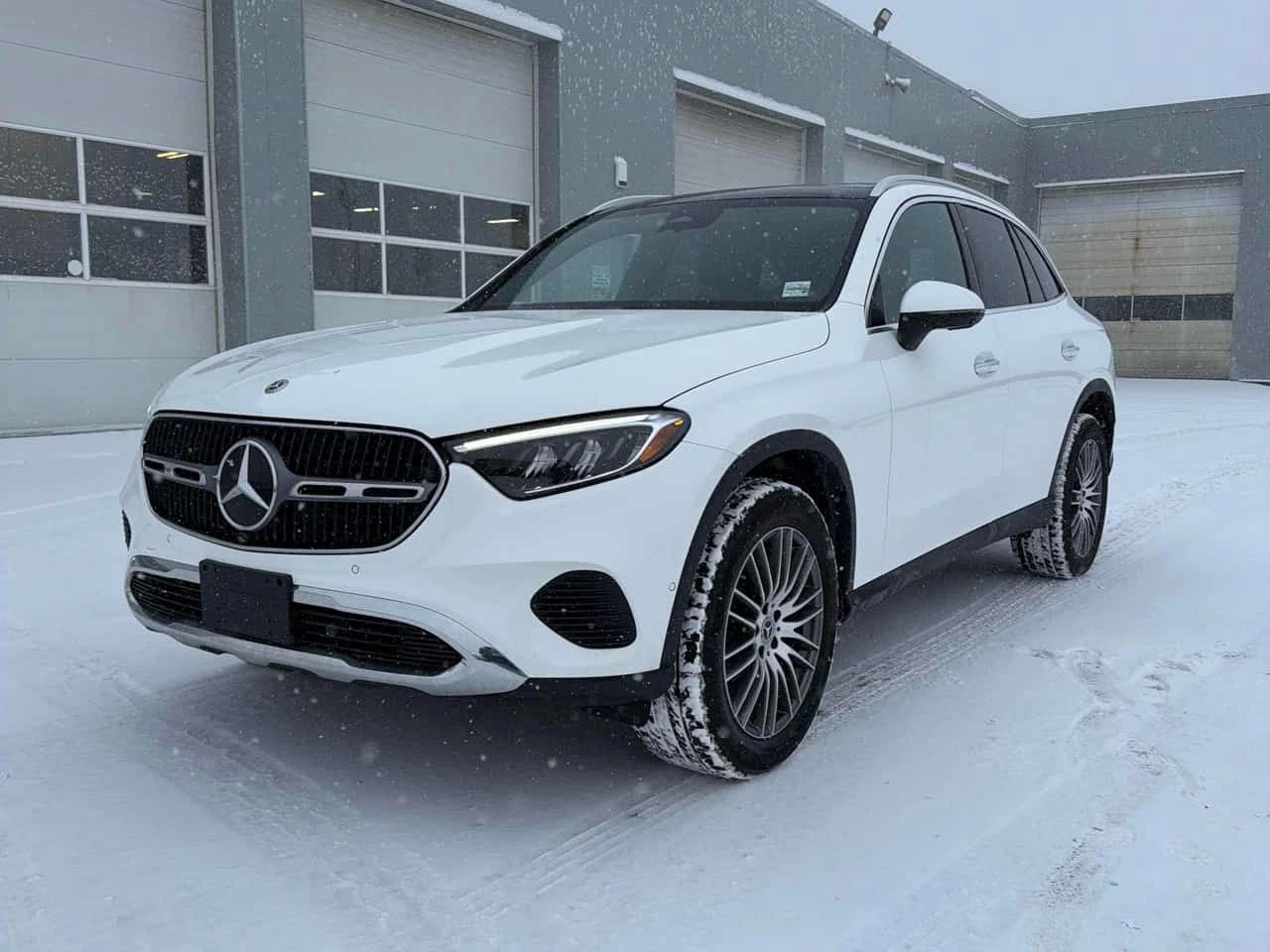 Mercedes-Benz GLC 300 /360/DISTRONIC/PANO/NAVI | Auto.bg — изображение 1