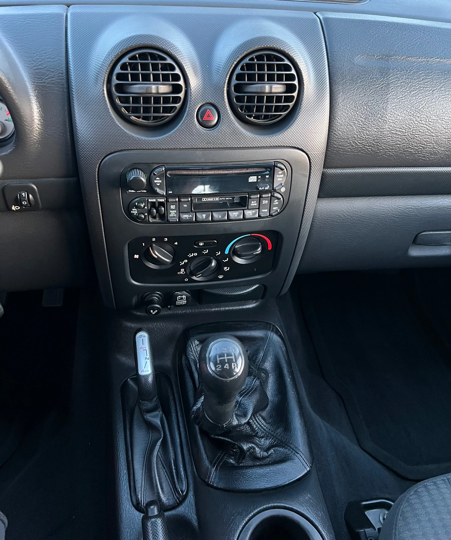 Jeep Cherokee 2.5 , снимка 11 - Автомобили и джипове - 54335580