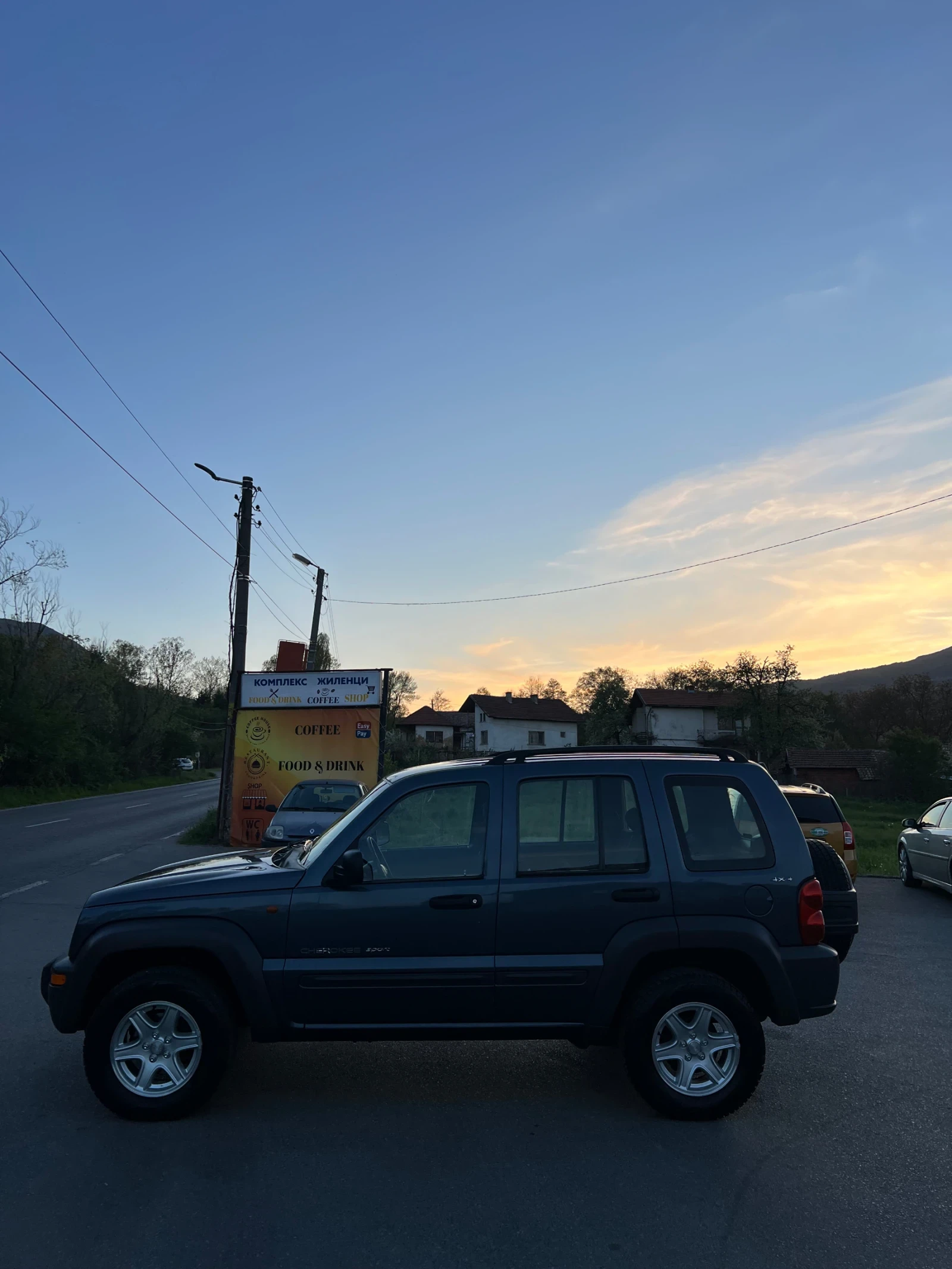 Jeep Cherokee 2.5 , снимка 5 - Автомобили и джипове - 54335580