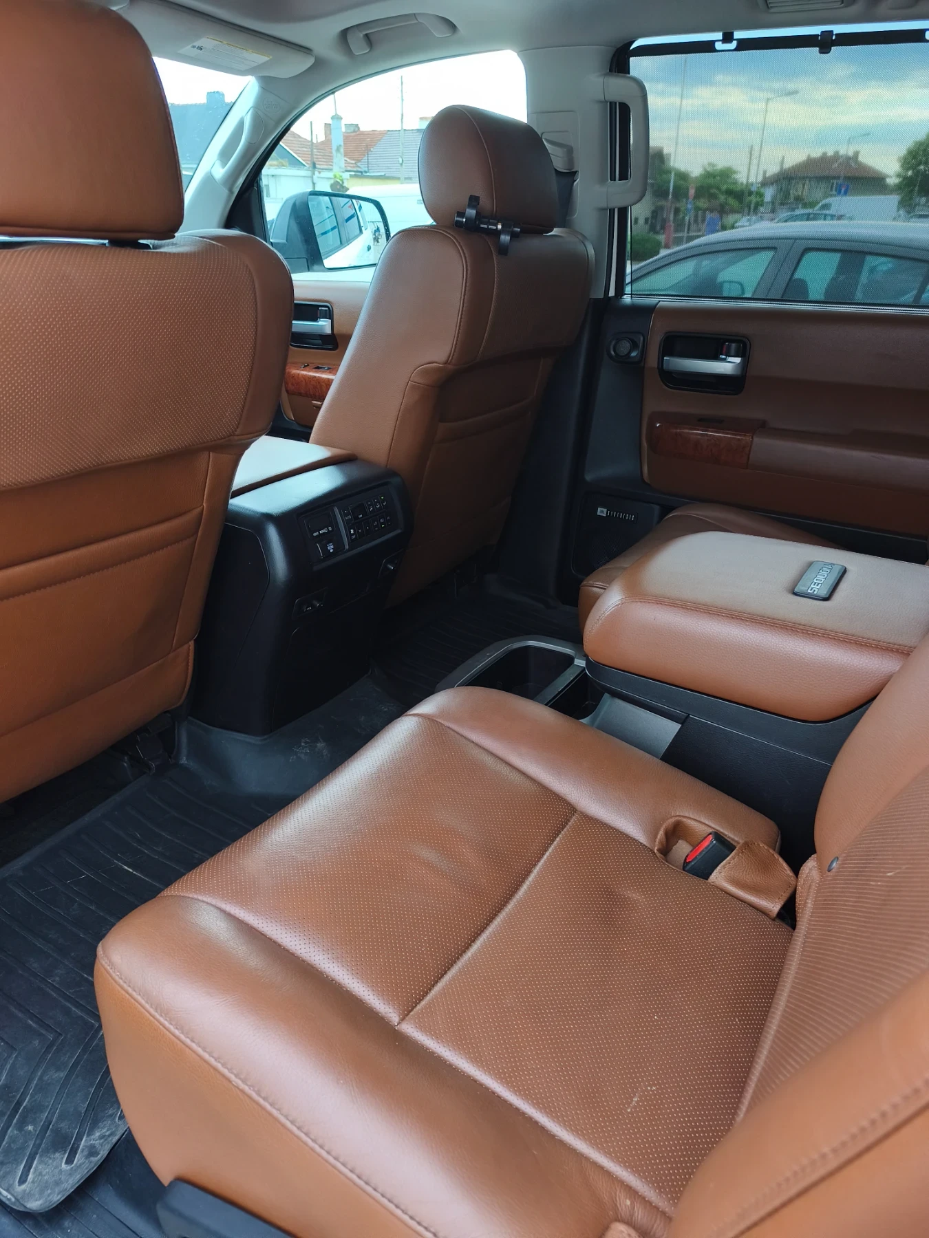 Toyota Sequoia ??? Без аналог на пазара!!!???, снимка 8 - Автомобили и джипове - 55139350