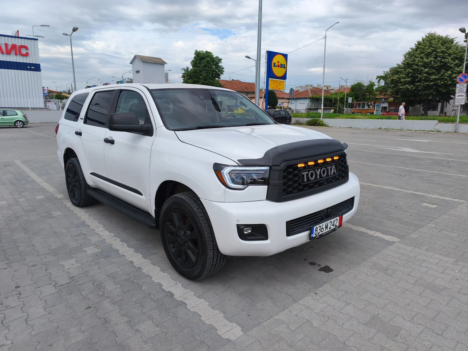 Toyota Sequoia ??? Без аналог на пазара!!!???, снимка 3 - Автомобили и джипове - 55139350
