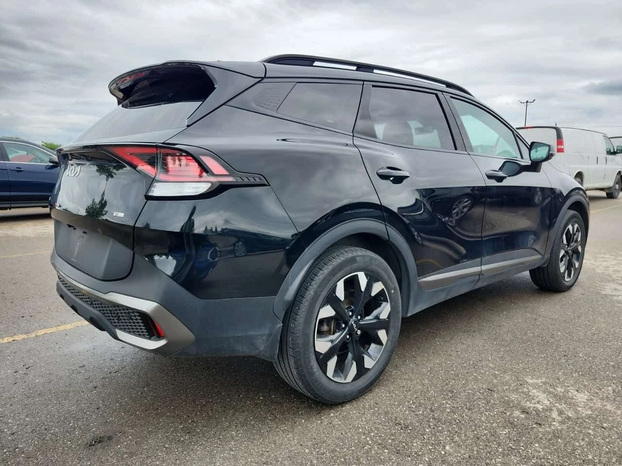 Kia Sportage  Awd X line | ЦЕНА ДО БЪЛГАРИЯ , снимка 3 - Автомобили и джипове - 55180260