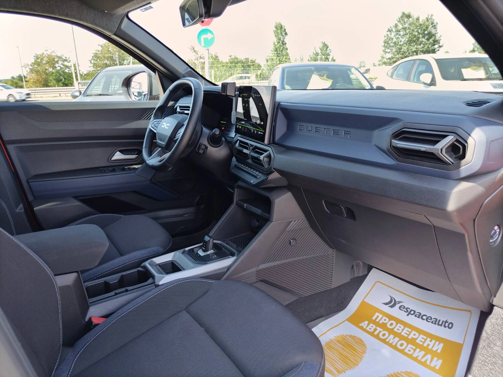 Dacia Duster 1.6 E-Tech/140к.с./Full Hybrid/Journey, снимка 14 - Автомобили и джипове - 55616659